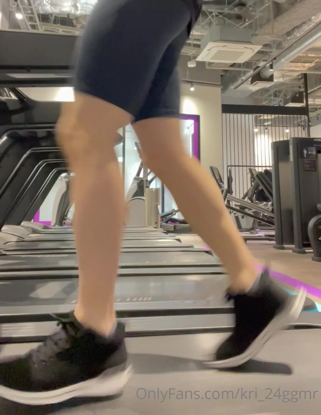 Treadmill Boner ThisVid com em inglês 