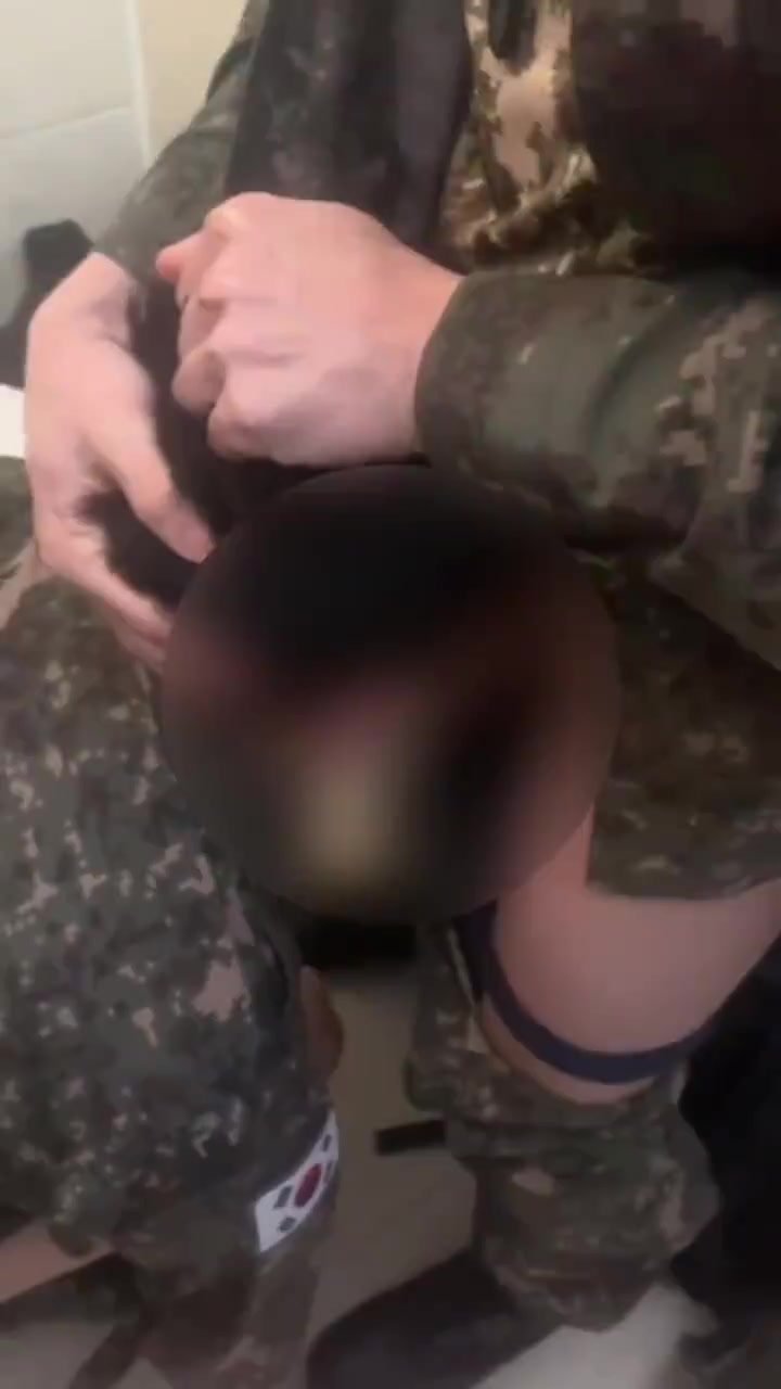 Korean army sucking dick
