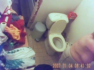 i_caught_a_granny_in_the_toilet