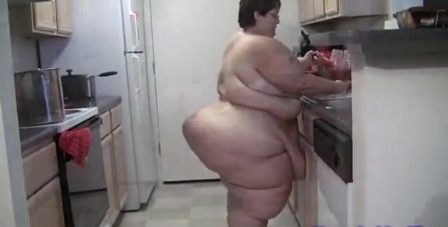 Big sex woman in the kitchen