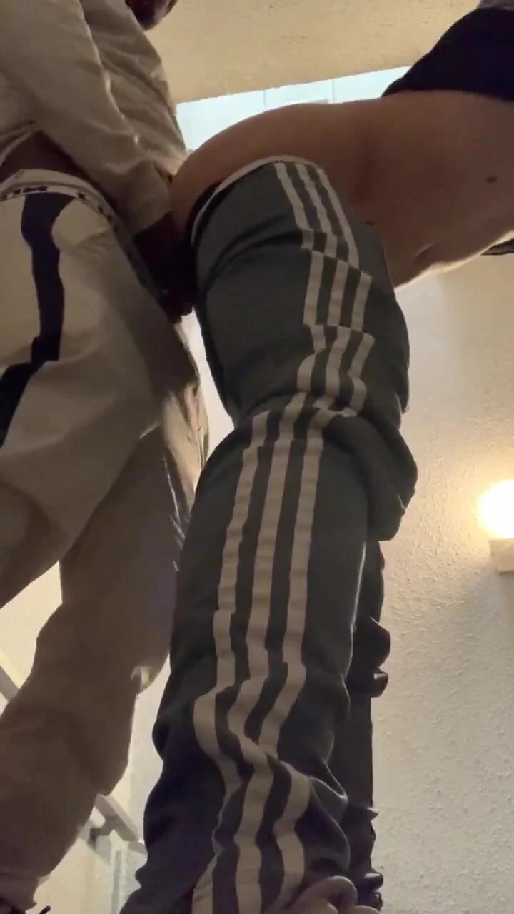 Cruising/Public: Chav lad takes BBC in stairwell - ThisVid.com