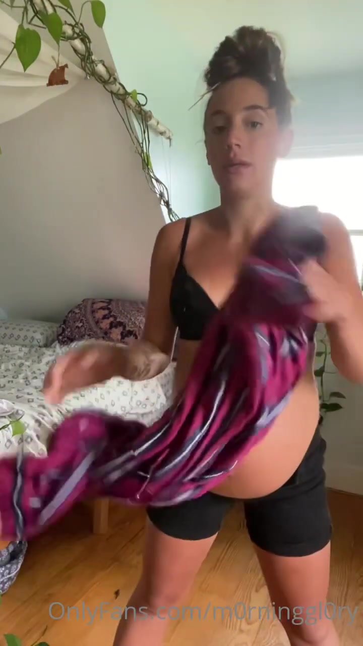 Pregnant try on 1