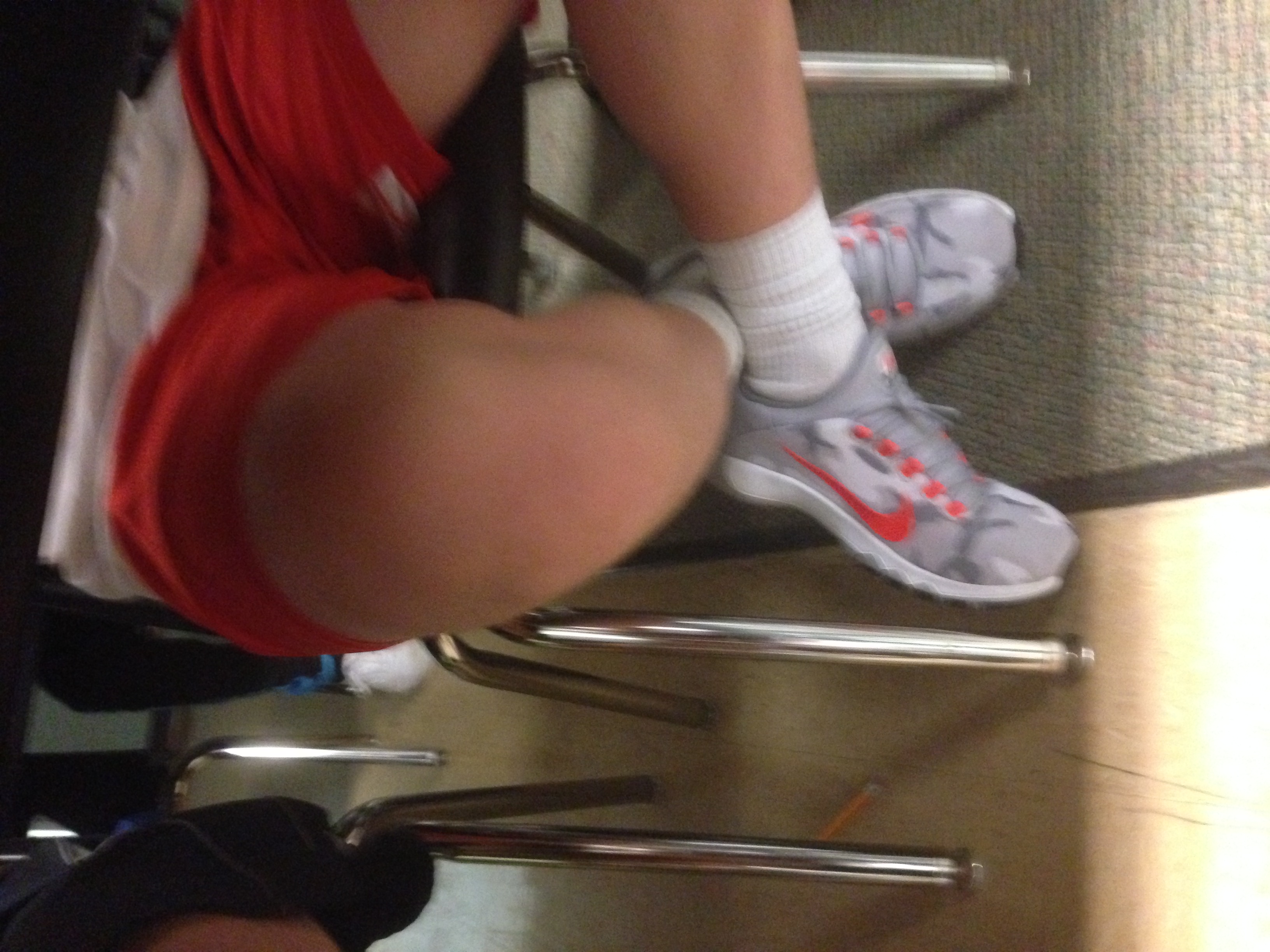 stud has his feet worshipped