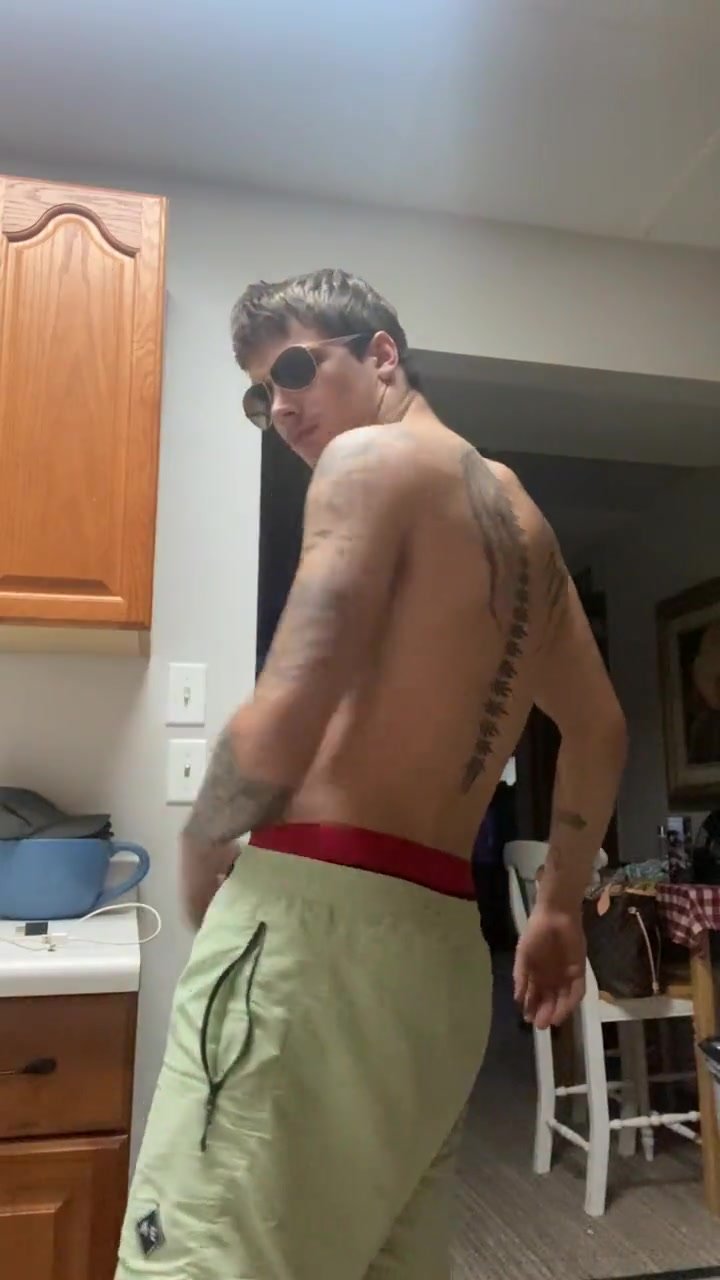 Young str8 redneck shows off his body and heavy dick