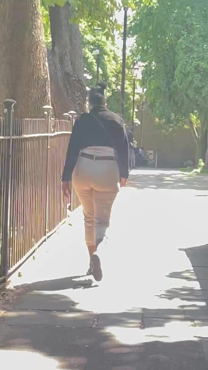 Juicy ebony butt walking in public