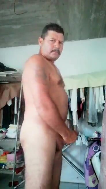 str8 Horny mexican Mature daddy wanking