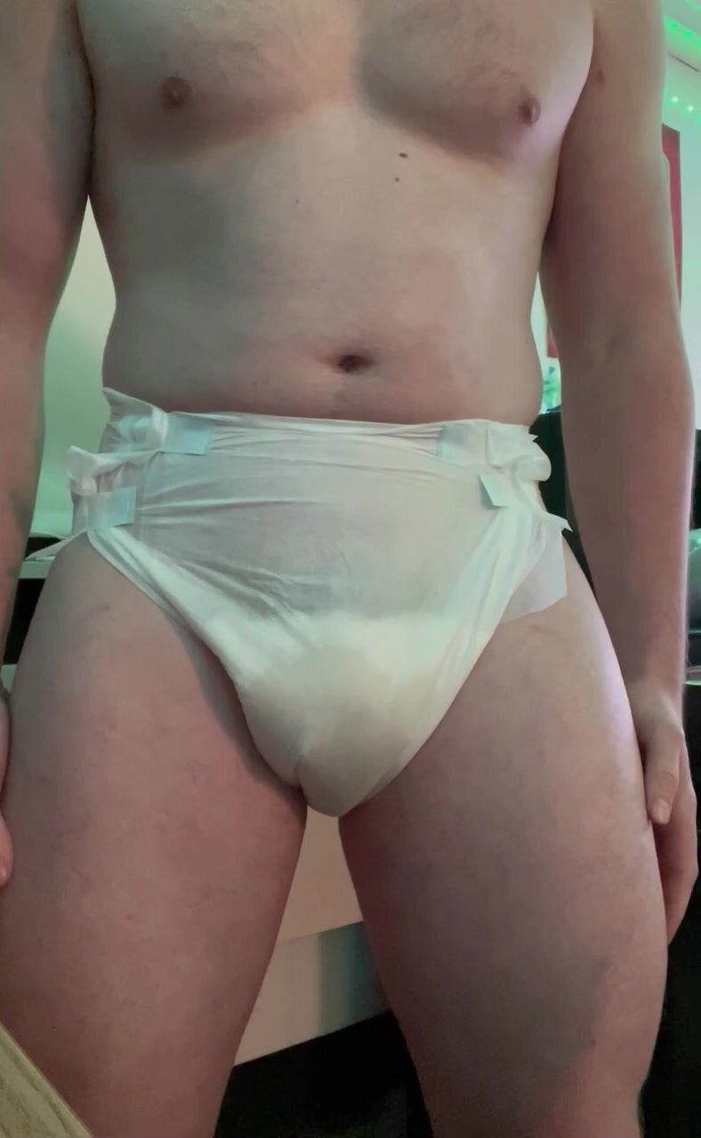 Flooding Diaper With Piss in College Dorm