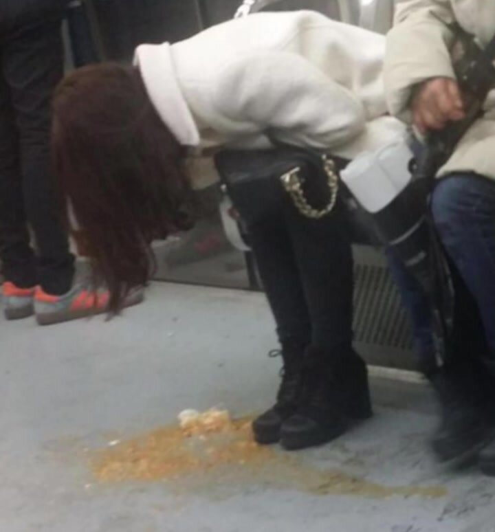 korean girl vomit in train