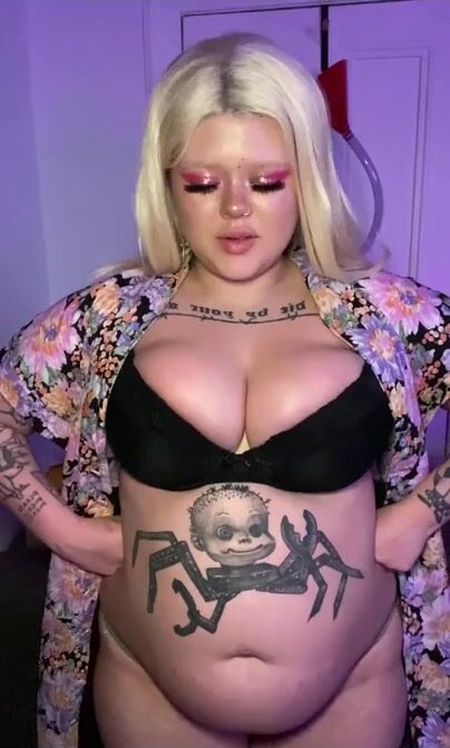 bbw wearing her old clothes
