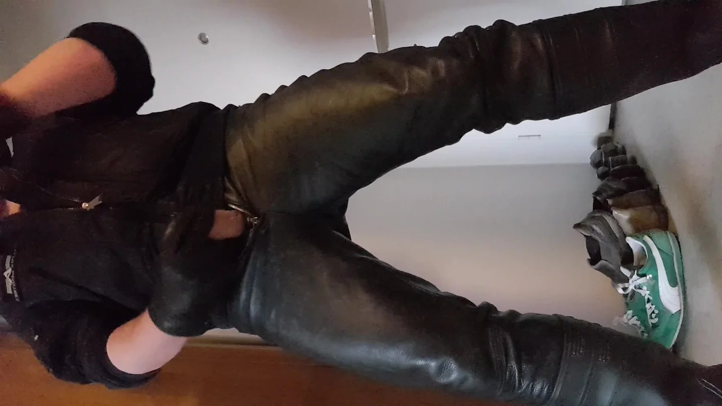 Wank In Leather ThisVidcom