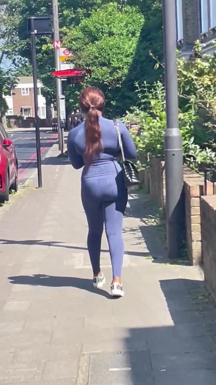 Black girl with juicy ass in public