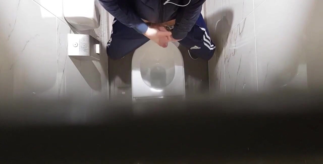 over stall toilet spy