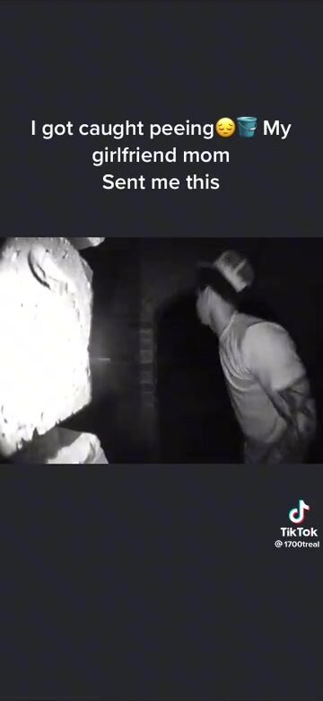 Drunk dude pissing caught on ring doorbell