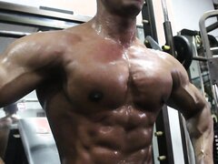 Indonesian bodybuilder workout and posing