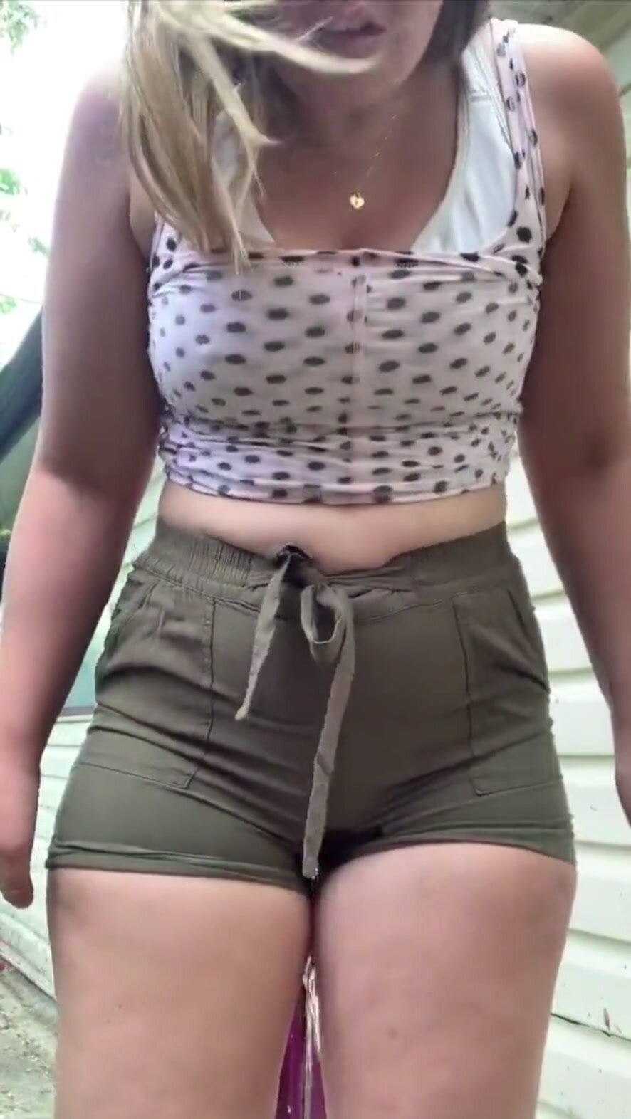 Girl peeing shorts - video 10