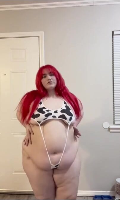 white bbw show her thick large massive body