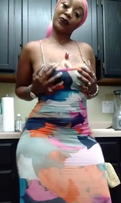 ebony show her big ass in dress