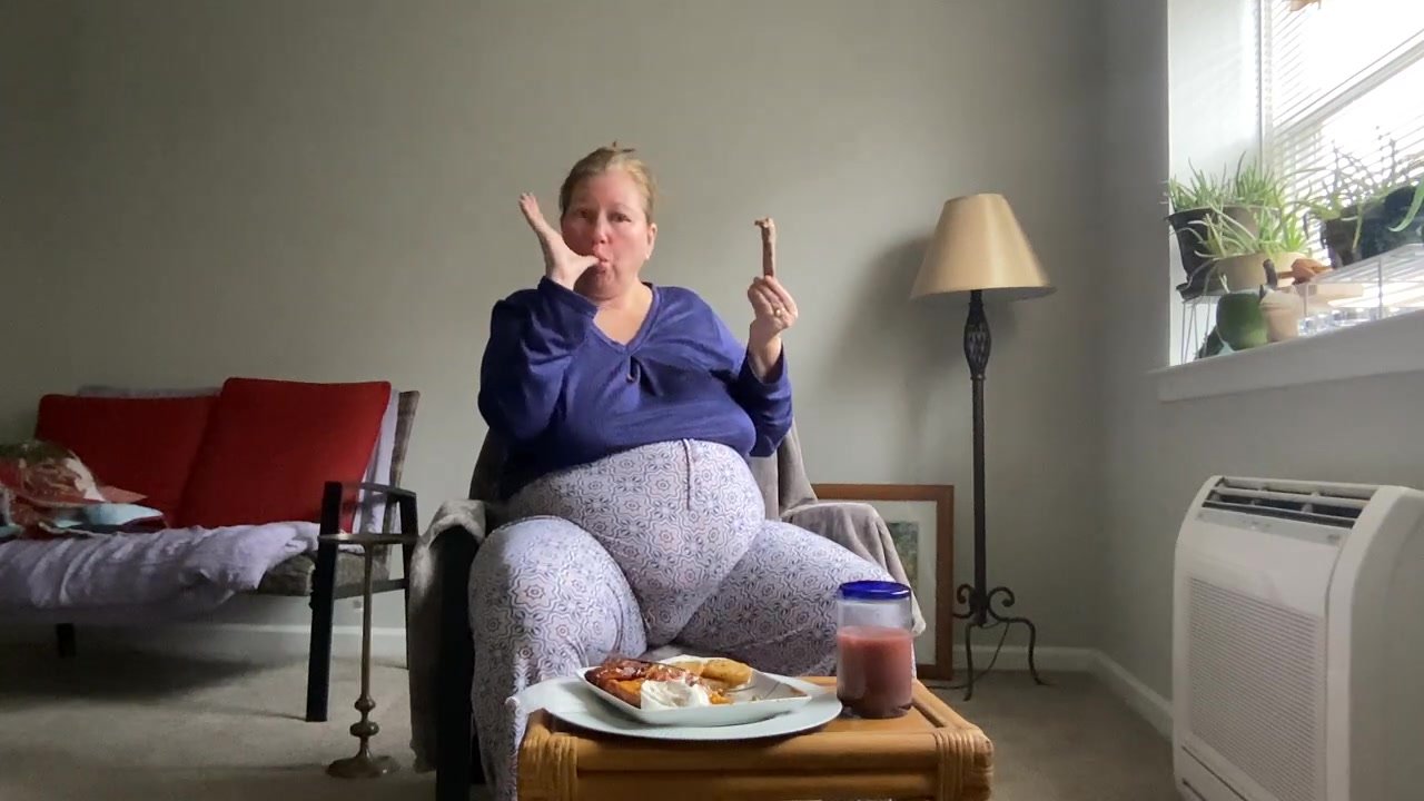 mature bbw stuffing thick belly