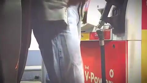 Wetting my pants at gas station
