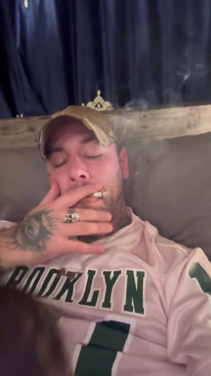Tatted scruffy alpha redneck smokes while getting blown