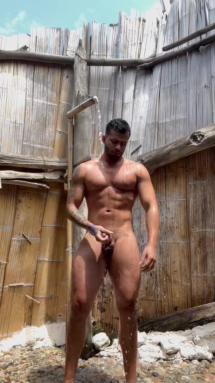 Colombian Muscle Jock Takes a shower