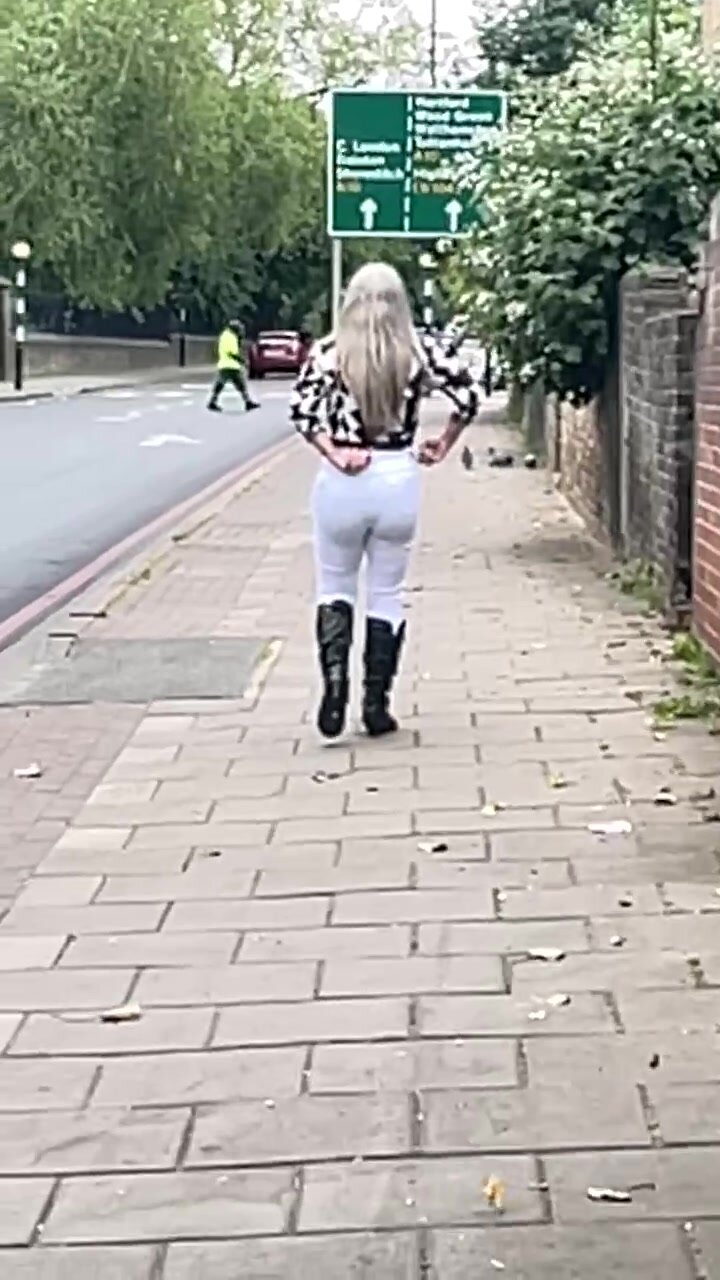 Crossdresser walking in tight jeans part 2