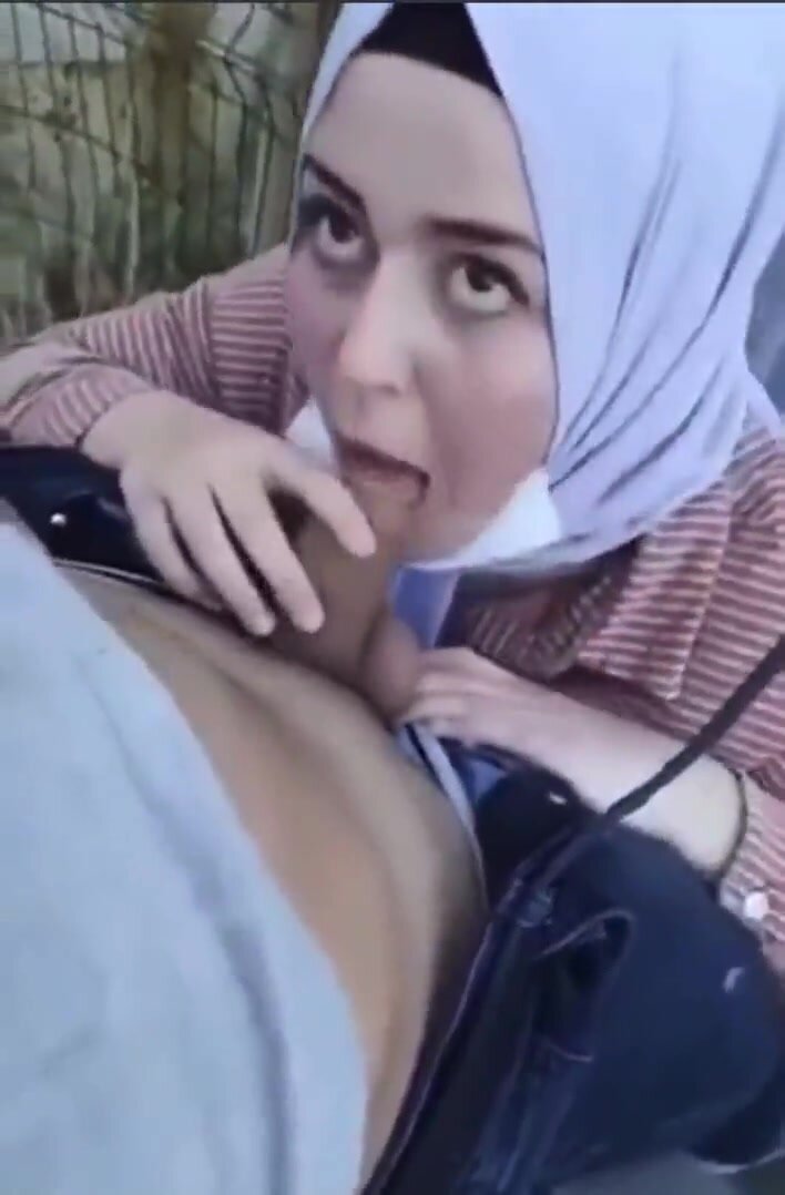 Hijabi blowjob