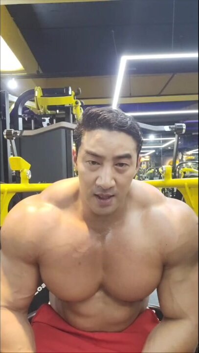 Korean Bodybuilder Sweaty and Working out