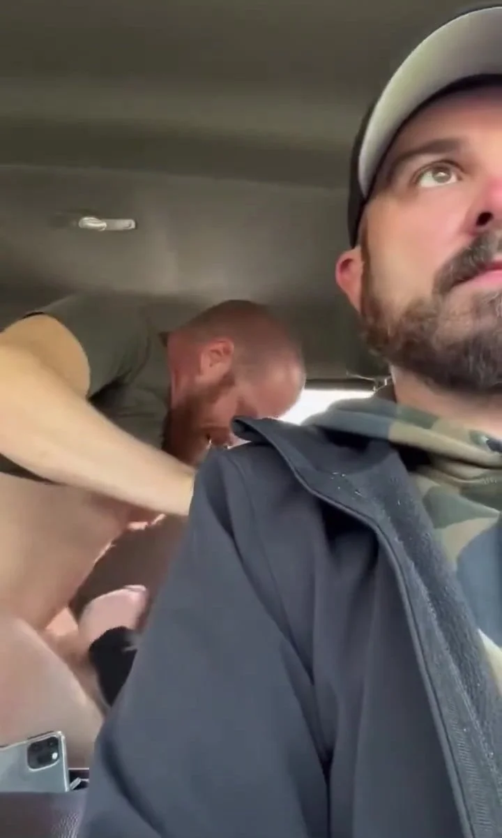 Passengers caught fucking in uber - ThisVid.com на русском