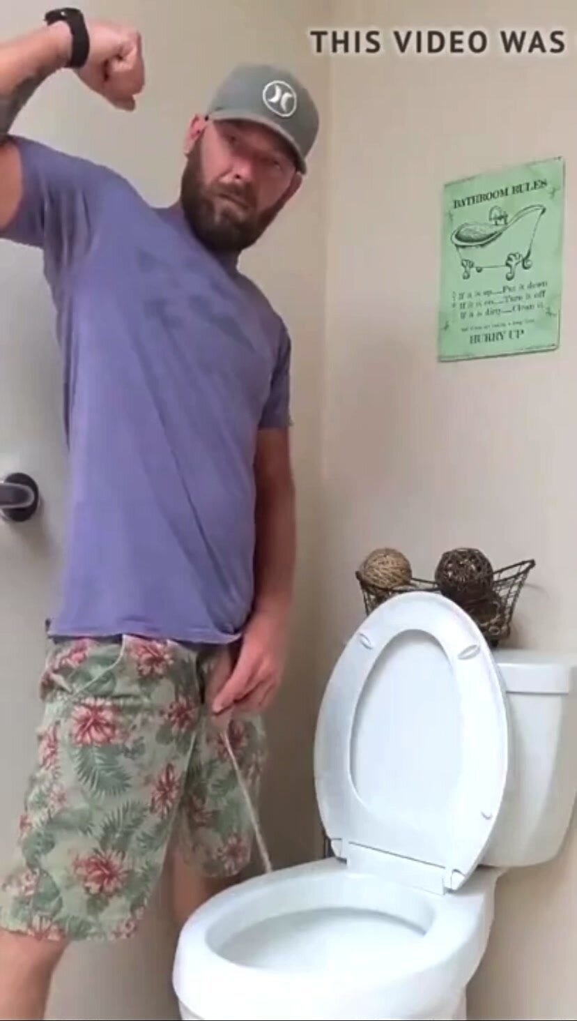 Sexy Bearded Otter Dad Pissing