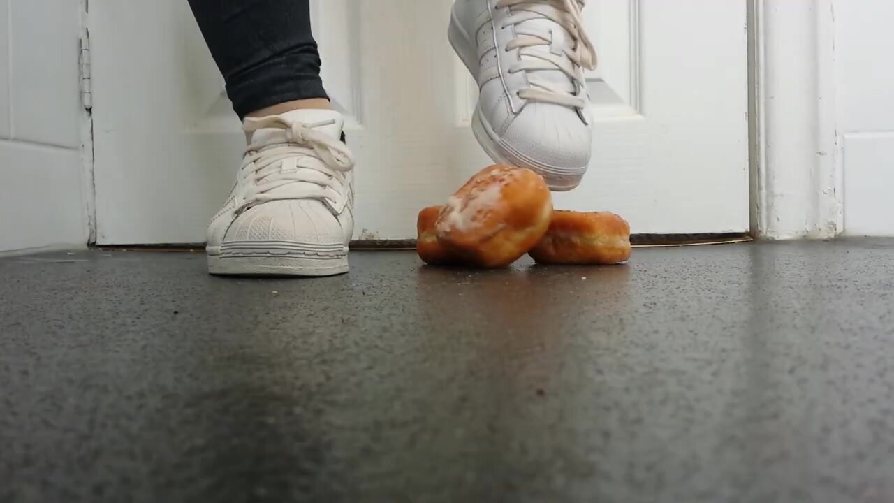 Superstars crush donuts