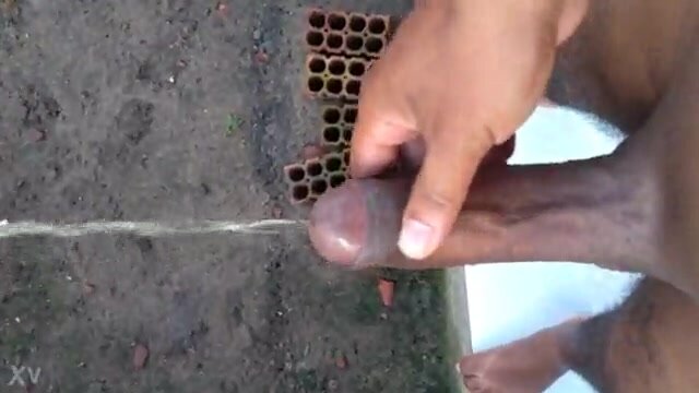 (not me) another uncut dick strong piss