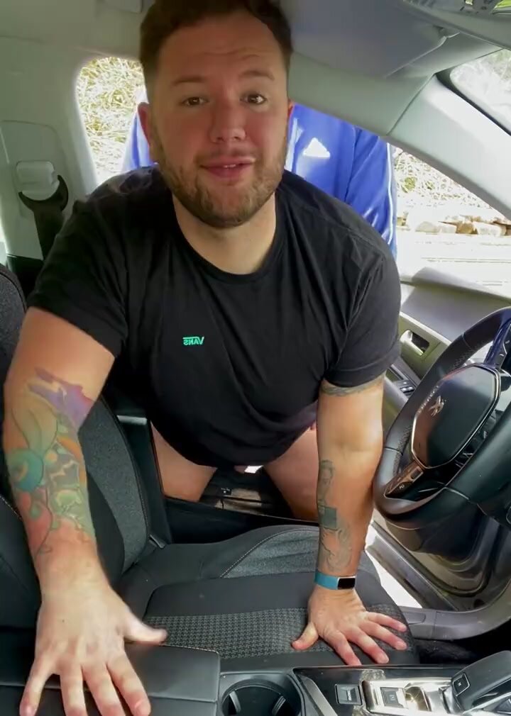 Cruising Cute guy fucked in Car