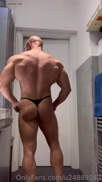 Muscle daddy - video 15