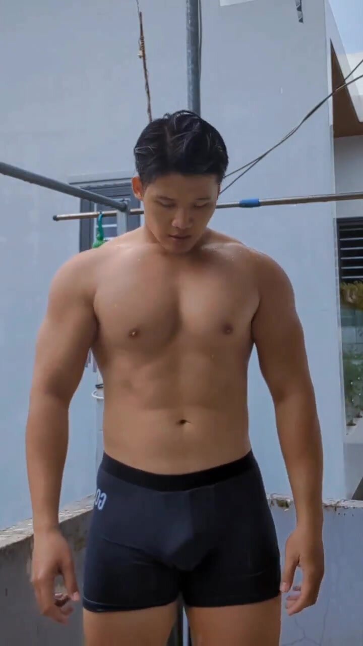 muscular asian with great bulge