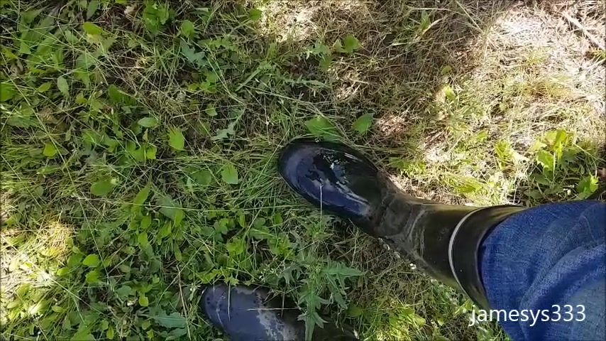 Pissing my Nokian w...s - video 2