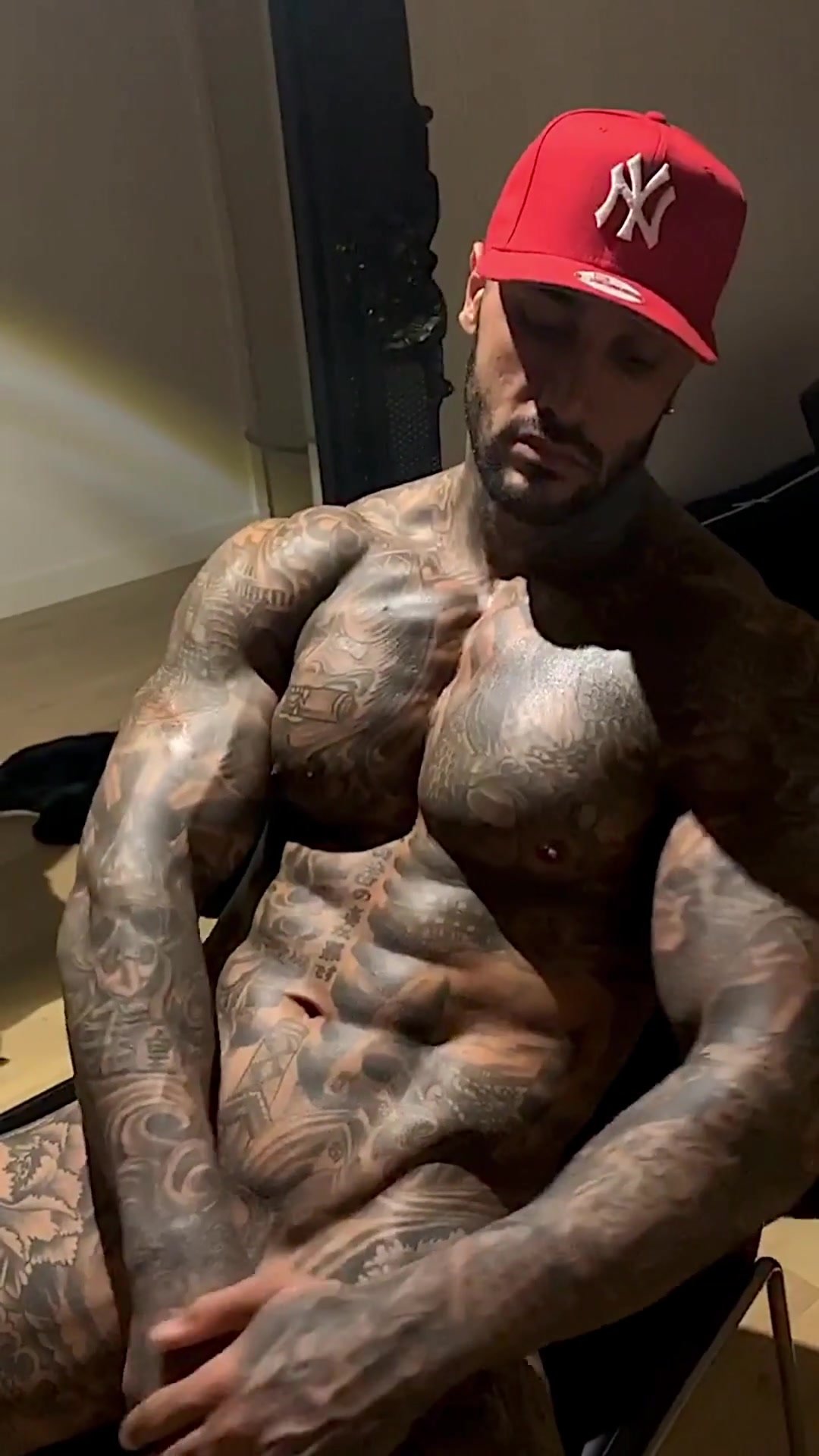 Tatted muslim muscle daddy