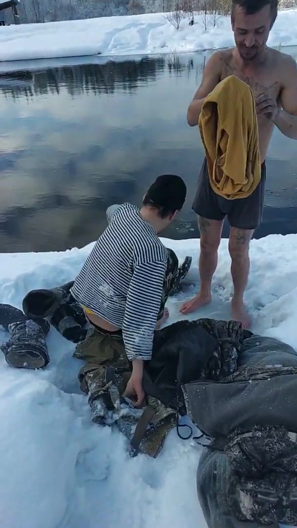 DRUNK RUSSIAN MEN IN COLD WATER