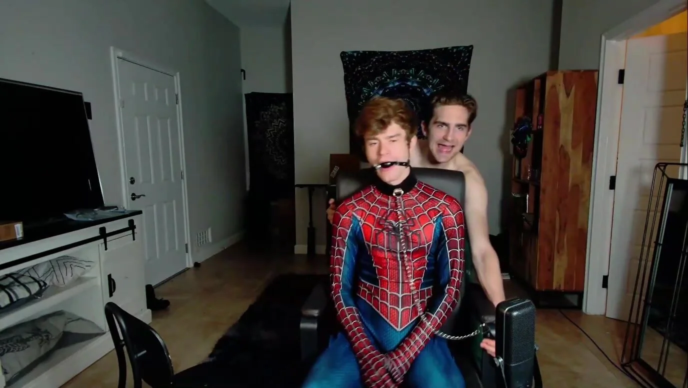 Spiderman: Gay Webcam Porn #62 - ThisVid.com