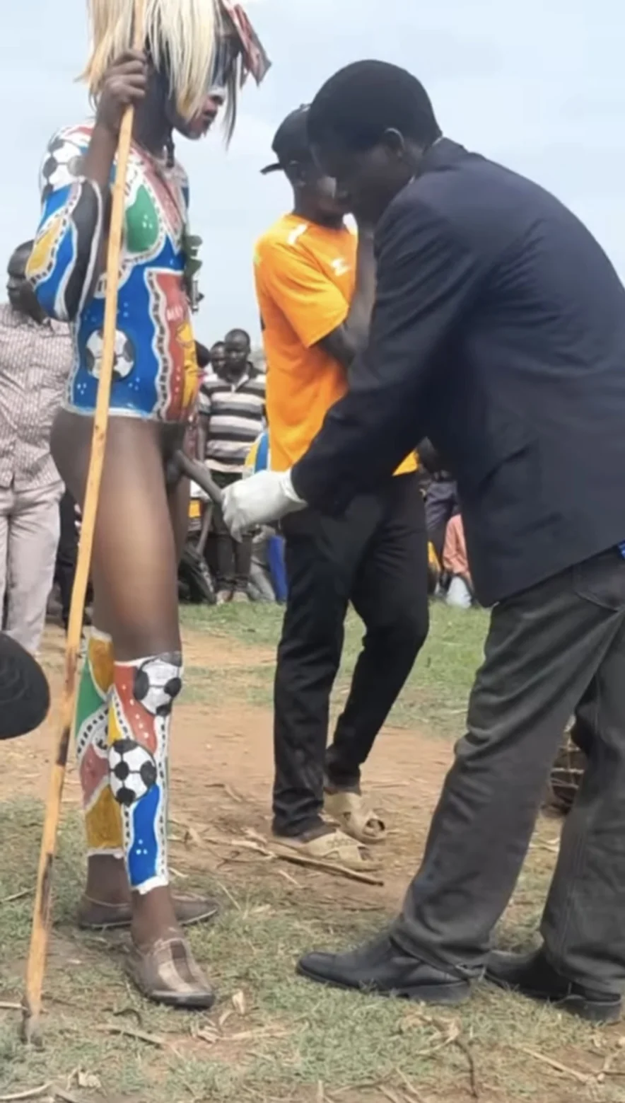 African teen circumcised *IN PUBLIC*! - ThisVid.com на русском