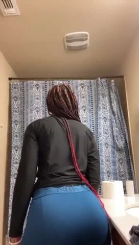 Amateur Fart Teen - Ebony teen farting - video 4 - ThisVid.com