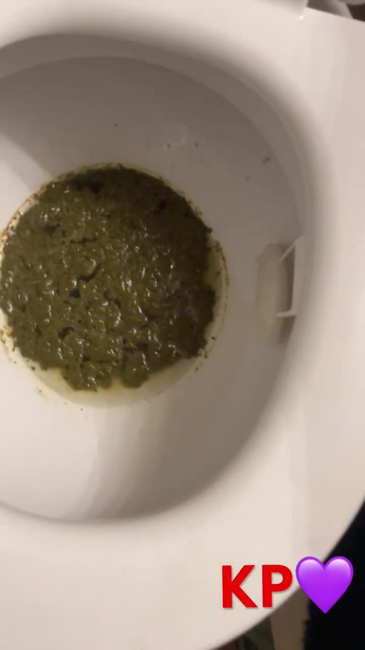 Black girls pooping - video 19