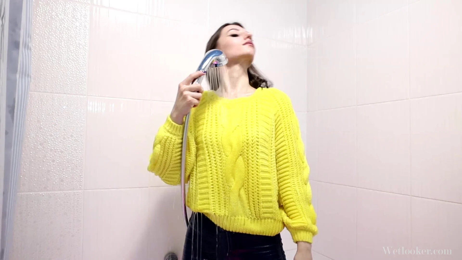 Wet clothes - video 2 - ThisVid.com
