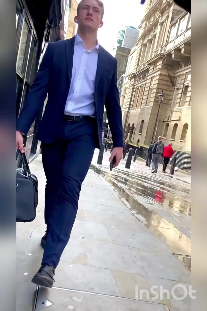 Perfect body suited hunk
