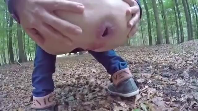 Poop Outdoor - video 2
