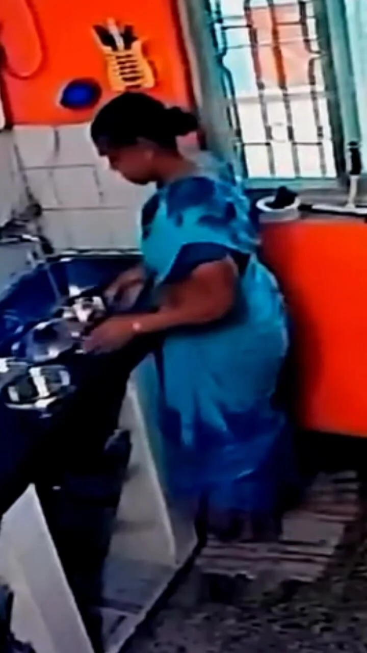 Housekeeping Aunty Hot - Tamil maid aunty - ThisVid.com ä¸­æ–‡