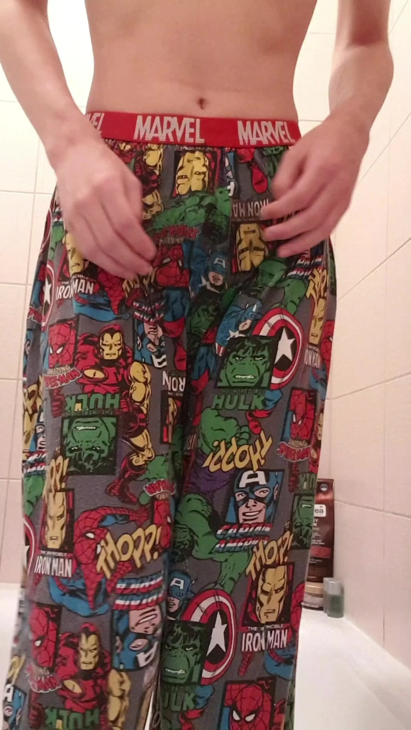 Wetting my marvel pjs - ThisVid.com en anglais