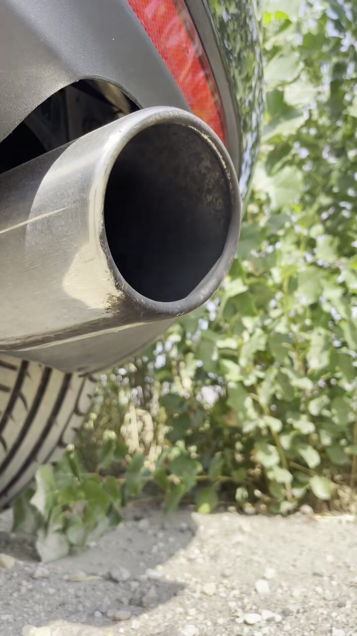 Petrol exhaust from close 2