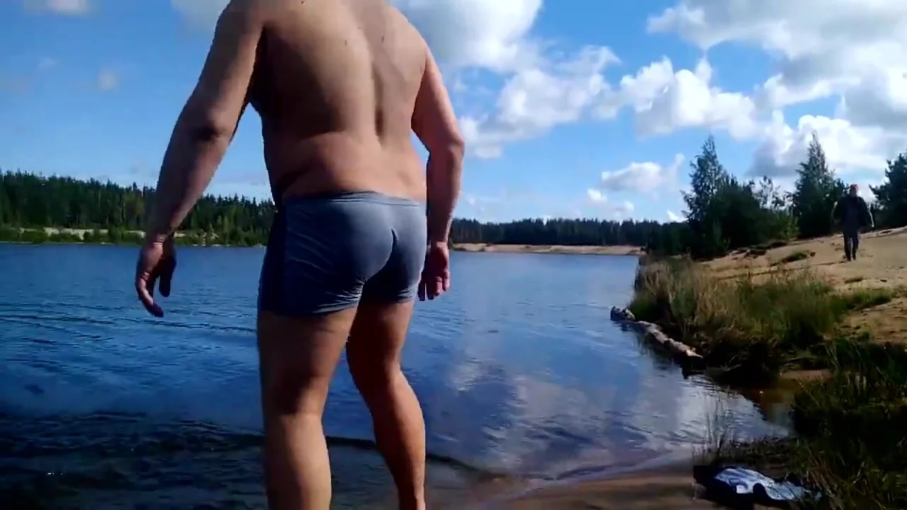 Naked at lake - ThisVid.com