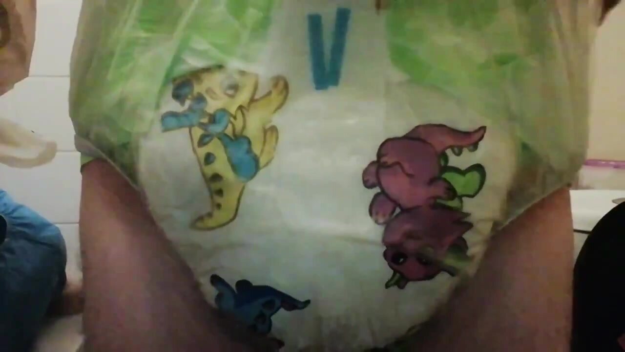 various videos of my wet diaper